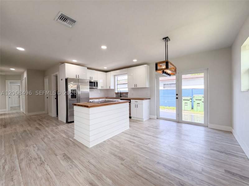 3 bedroom SingleFamilyResidence at 1320 NW 15th St, Redondo, Homestead — photo 2