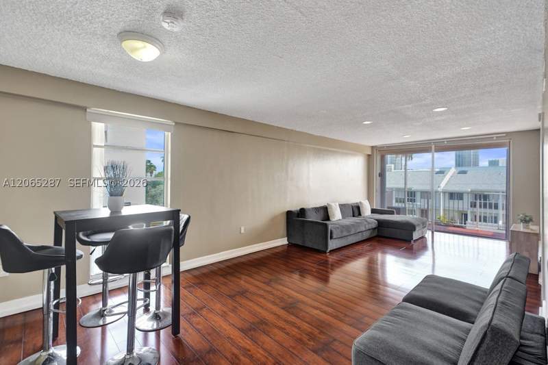 1 bedroom Condominium at 3716 NE 168th St 301, Sunny Shores Condo, North Miami Beach — photo 5