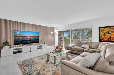 800 NE 195th St 220, Miami FL - photo 12 of 64