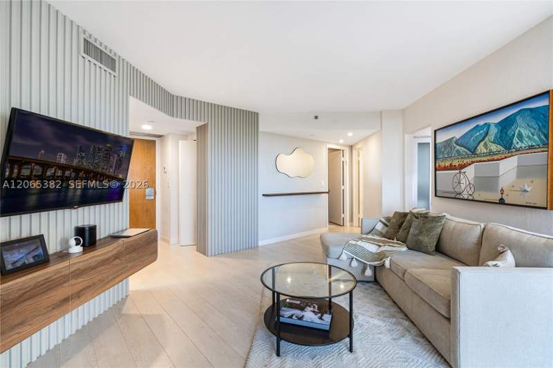 2 bedroom Condominium at 20185 E Country Club Dr 604+Den, The Landmark Condo, Aventura — photo 2
