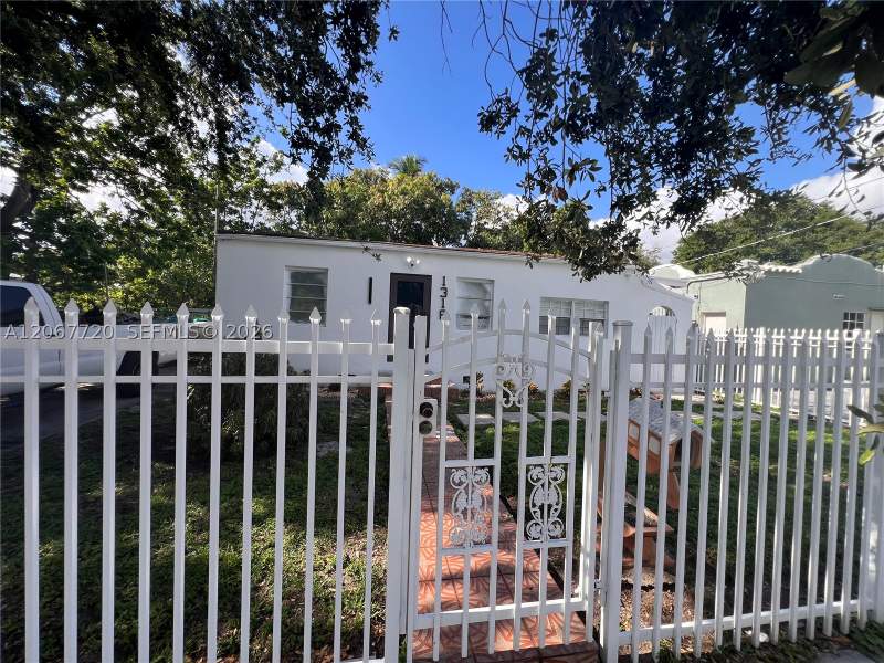 3 bedroom SingleFamilyResidence at 1318 NW 34th St, West End Park Amd Pl, Miami — photo 4