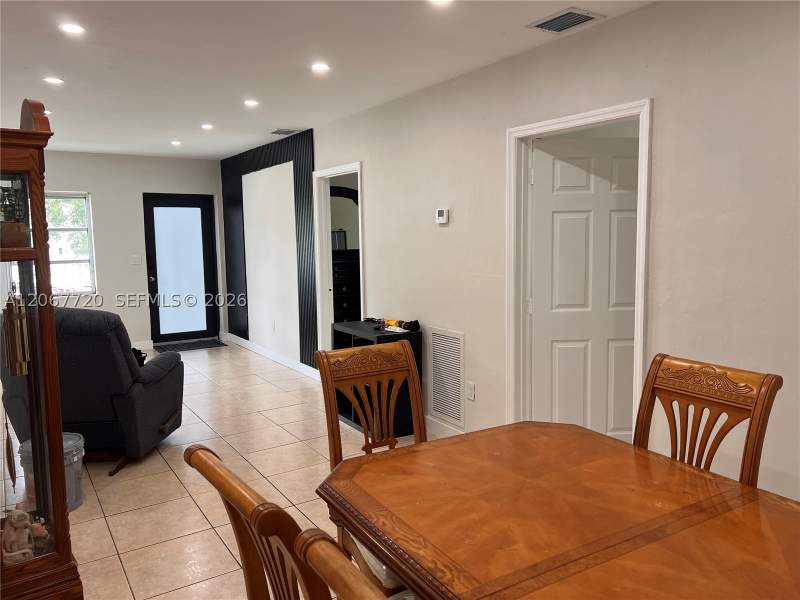 3 bedroom SingleFamilyResidence at 1318 NW 34th St, West End Park Amd Pl, Miami — photo 5