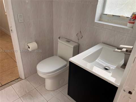 1318 NW 34th St, Miami FL - photo 7 of 24