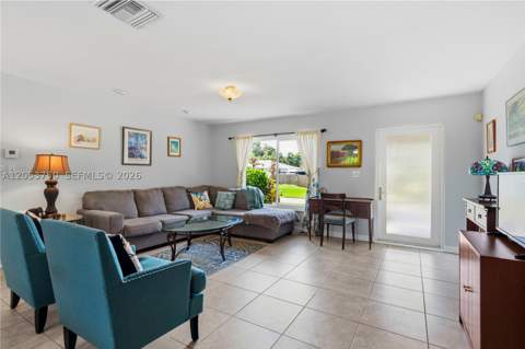 8445 SW 181st Ter, Palmetto Bay FL - photo 10 of 63