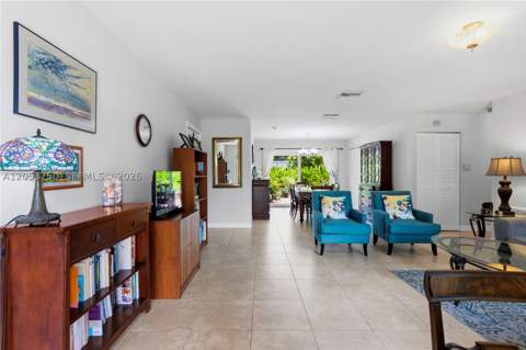 8445 SW 181st Ter, Palmetto Bay FL - photo 11 of 63