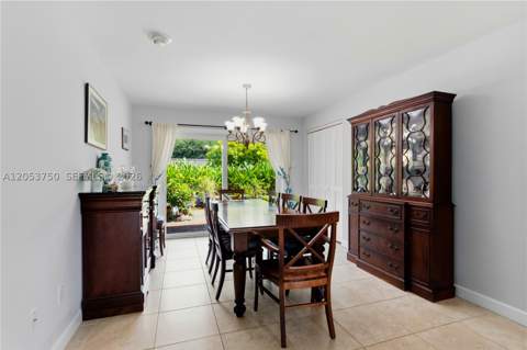 8445 SW 181st Ter, Palmetto Bay FL - photo 12 of 63
