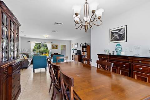 8445 SW 181st Ter, Palmetto Bay FL - photo 13 of 63
