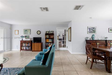 8445 SW 181st Ter, Palmetto Bay FL - photo 15 of 63