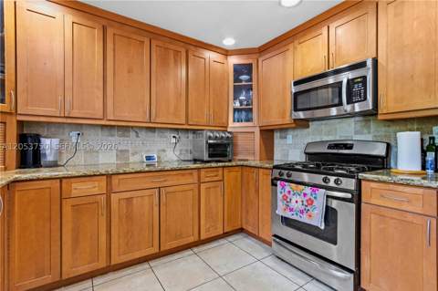 8445 SW 181st Ter, Palmetto Bay FL - photo 18 of 63