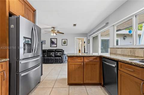 8445 SW 181st Ter, Palmetto Bay FL - photo 19 of 63