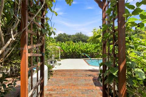 8445 SW 181st Ter, Palmetto Bay FL - photo 24 of 63
