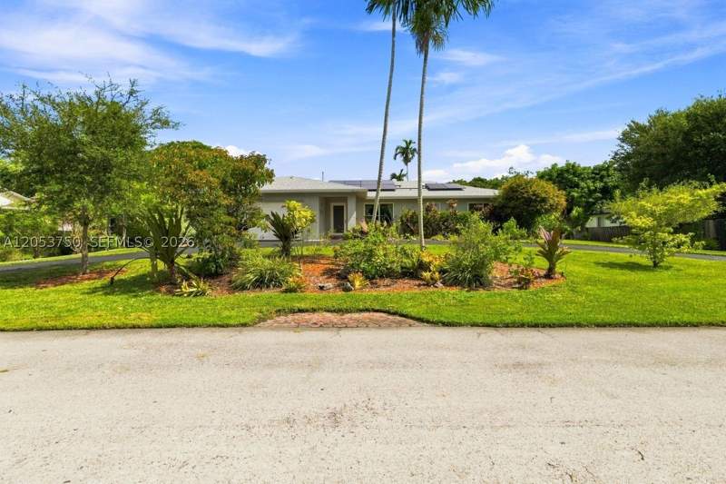 4 bedroom SingleFamilyResidence at 8445 SW 181st Ter, Pinewood Ests 3rd Addn, Palmetto Bay — photo 3