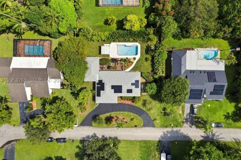 8445 SW 181st Ter, Palmetto Bay FL - photo 7 of 63