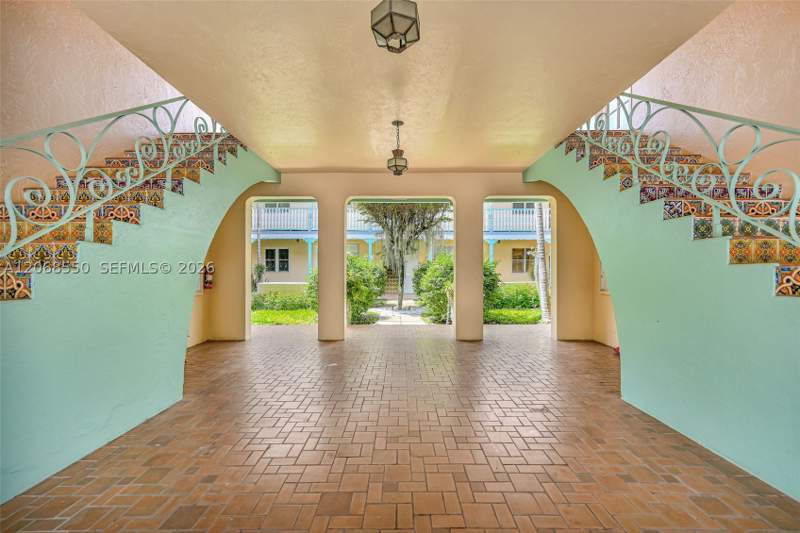 1 bedroom StockCooperative at 736 13th St 207, The Parc Vendome Condo, Miami Beach — photo 3