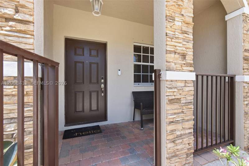 4 bedroom Townhouse at 8906 SW 224th Ter, Lakes By The Bay Gee, Cutler Bay — photo 3