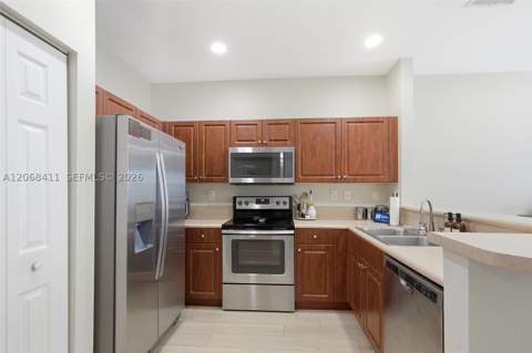 8906 SW 224th Ter, Cutler Bay FL - photo 8 of 38