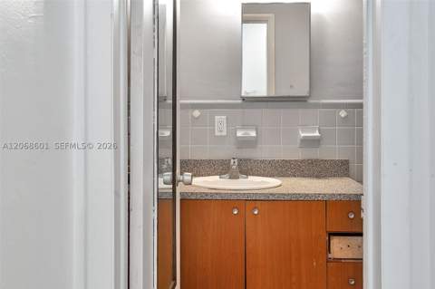 318 Majorca Ave 304, Coral Gables FL - photo 17 of 18