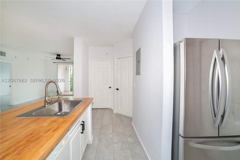 2 bedroom Condominium at 17125 N Bay Rd 3410, Porto Bellagio, Sunny Isles Beach — photo 3