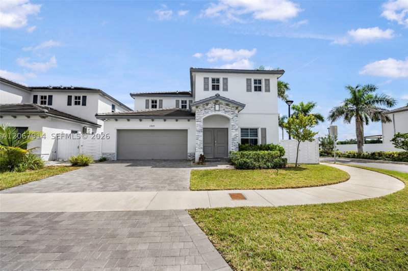 5 bedroom SingleFamilyResidence at 21189 SW 127th Ct, Siena North, Miami — photo 2