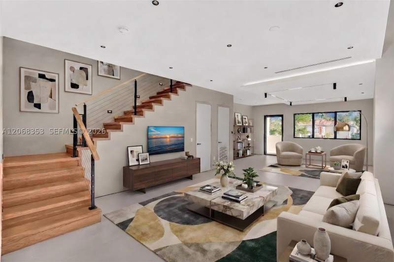 4 bedroom Townhouse at 2220 SW 14th St, Grapeland, Miami — photo 5