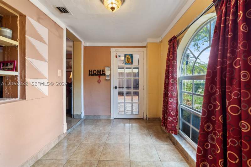 3 bedroom SingleFamilyResidence at 1223 NE 182nd St, Fulford By The Sea Rev Pl, North Miami Beach — photo 3
