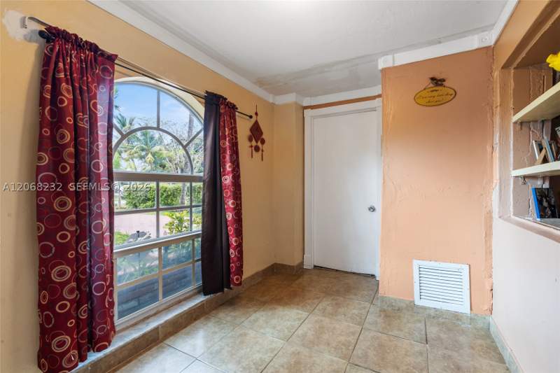3 bedroom SingleFamilyResidence at 1223 NE 182nd St, Fulford By The Sea Rev Pl, North Miami Beach — photo 4