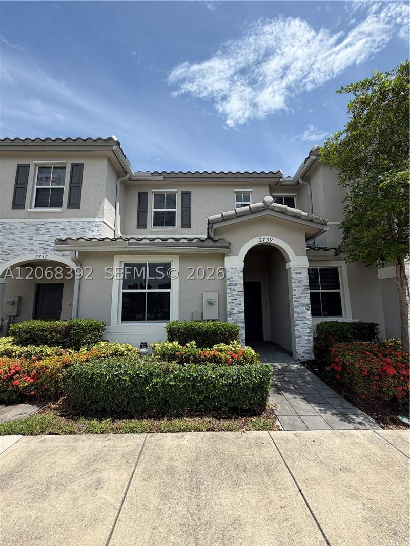 3 bedroom Townhouse at 2739 SE 17th St, Homestead Park Of Commerc, Homestead — photo 2