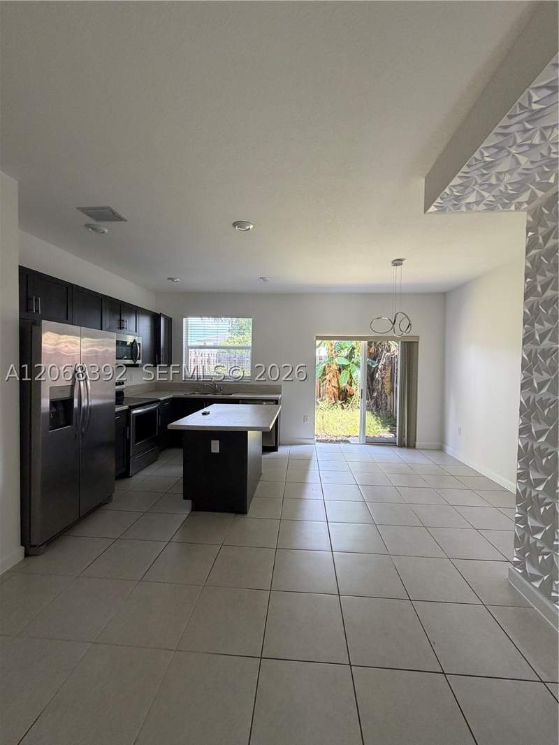 3 bedroom Townhouse at 2739 SE 17th St, Homestead Park Of Commerc, Homestead — photo 4