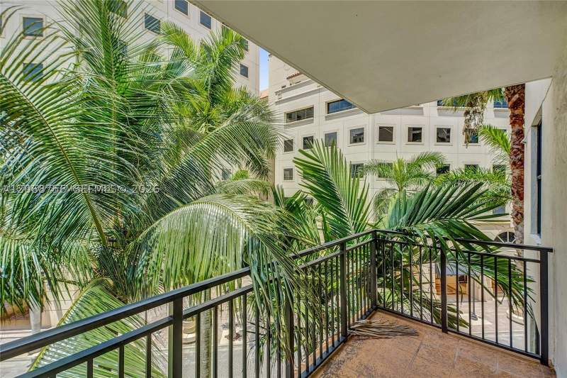 3 bedroom Condominium at 888 S Douglas Rd 304, Puerta De Palmas Condo, Coral Gables — photo 3