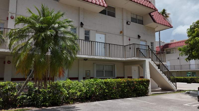 2 bedroom Condominium at 6705 N Kendall Drive 307, Villas Of Pinecrest Condo, Pinecrest — photo 5