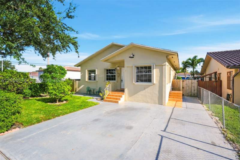3 bedroom SingleFamilyResidence at 6710 SW 29th St, Central Miami Part 4, Miami — photo 3