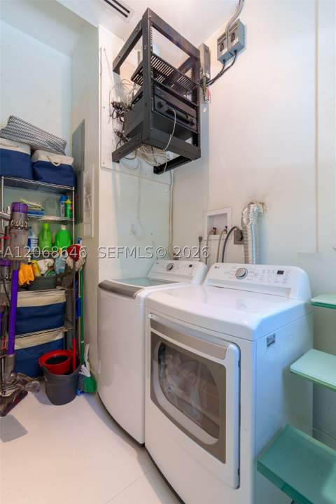 7277 SW 165th St, Palmetto Bay FL - photo 10 of 45