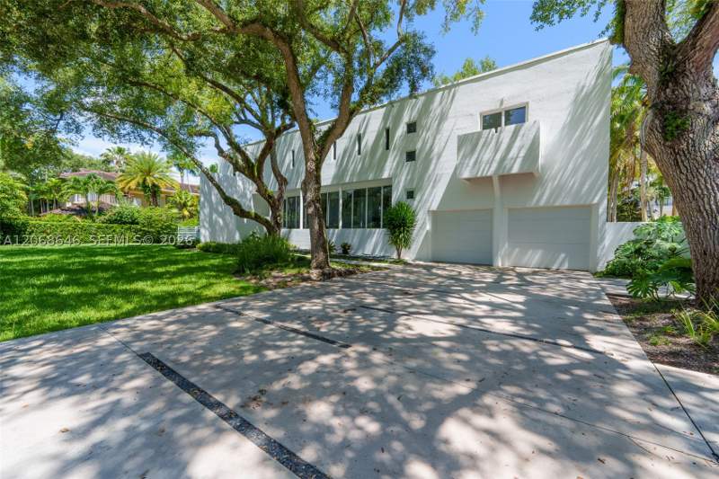 3 bedroom SingleFamilyResidence at 7277 SW 165th St, Roberts Sub, Palmetto Bay — photo 2