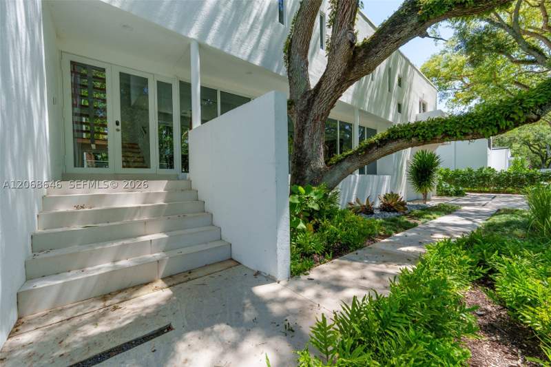 3 bedroom SingleFamilyResidence at 7277 SW 165th St, Roberts Sub, Palmetto Bay — photo 3