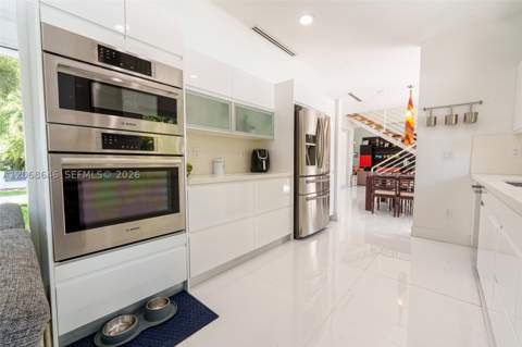 7277 SW 165th St, Palmetto Bay FL - photo 8 of 45