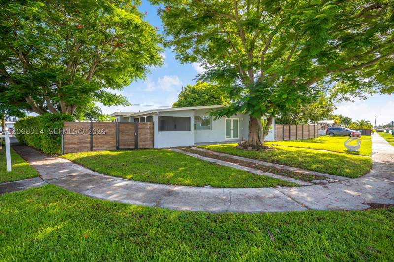 3 bedroom SingleFamilyResidence at 11445 SW 43rd Ter, Westwood Lake, Miami — photo 2