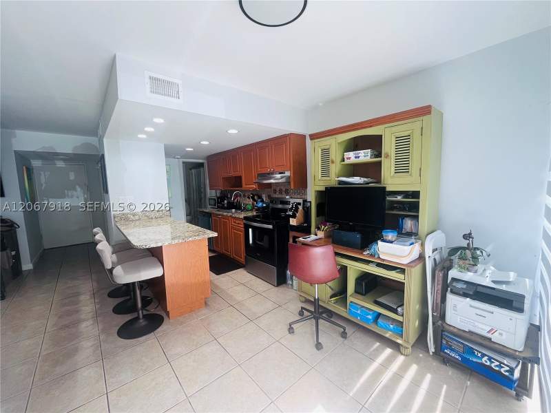 1 bedroom Condominium at 9310 W Flagler St 110A, South Winds Condo, Miami — photo 2
