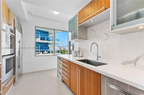 6101 Aqua Ave 703, Miami Beach FL - photo 7 of 35
