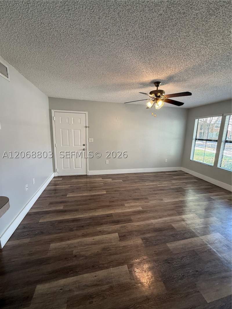 2 bedroom Condominium at 15600 SW 106th Ln 1007, Vista Lago At The Hammock, Miami — photo 2