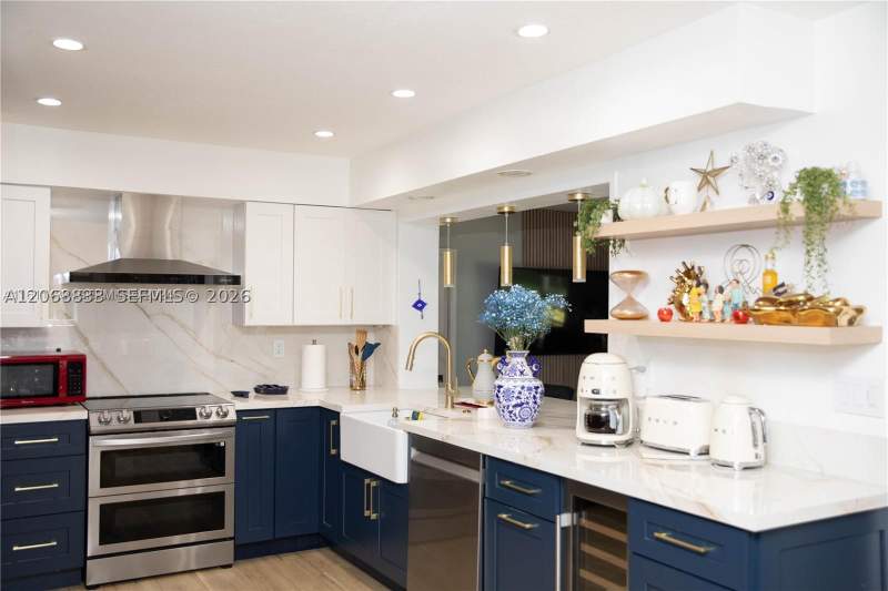 4 bedroom SingleFamilyResidence at 8305 SW 171st St, Old Cutler West Sec 3, Palmetto Bay — photo 3