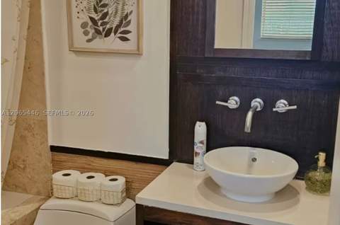 2903 N Miami Beach Blvd 201, North Miami Beach FL - photo 8 of 18