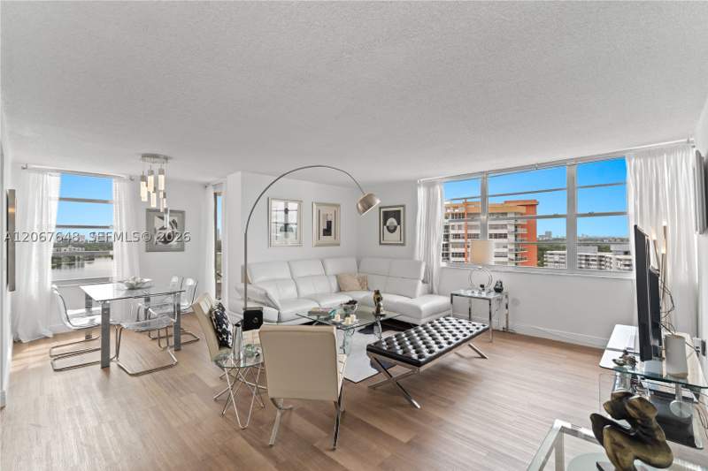 2 bedroom Condominium at 1301 NE Miami Gardens Dr 1515W, BUCKLEY TOWERS CONDO - EA, Miami — photo 2