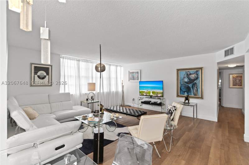 2 bedroom Condominium at 1301 NE Miami Gardens Dr 1515W, BUCKLEY TOWERS CONDO - EA, Miami — photo 4