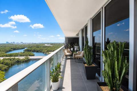 16385 Biscayne Blvd 1920, North Miami Beach FL - photo 19 of 23