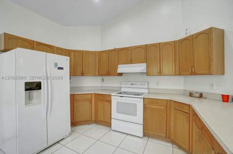 25 Ludlam Dr, Miami Springs FL - photo 13 of 32