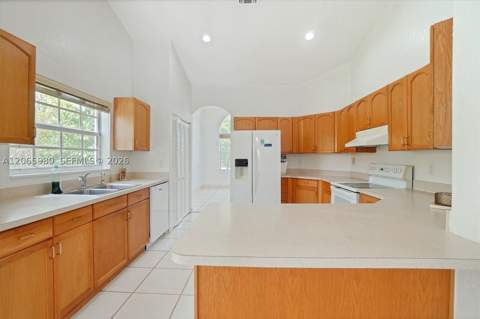 25 Ludlam Dr, Miami Springs FL - photo 14 of 32