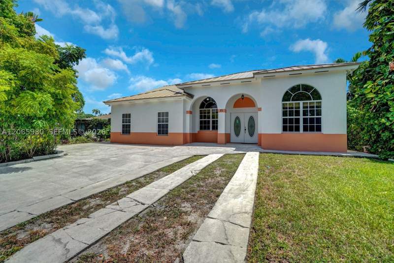 4 bedroom SingleFamilyResidence at 25 Ludlam Dr, Rev Of Rev Fec Addn Hiale, Miami Springs — photo 3