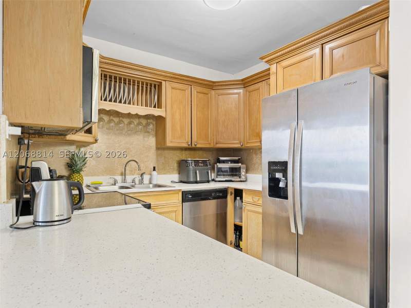 3 bedroom Condominium at 7441 Wayne Ave 3H, Parkview Point Condo, Miami Beach — photo 5