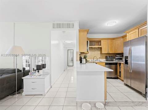 7441 Wayne Ave 3H, Miami Beach FL - photo 7 of 37
