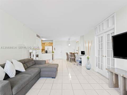 7441 Wayne Ave 3H, Miami Beach FL - photo 8 of 37